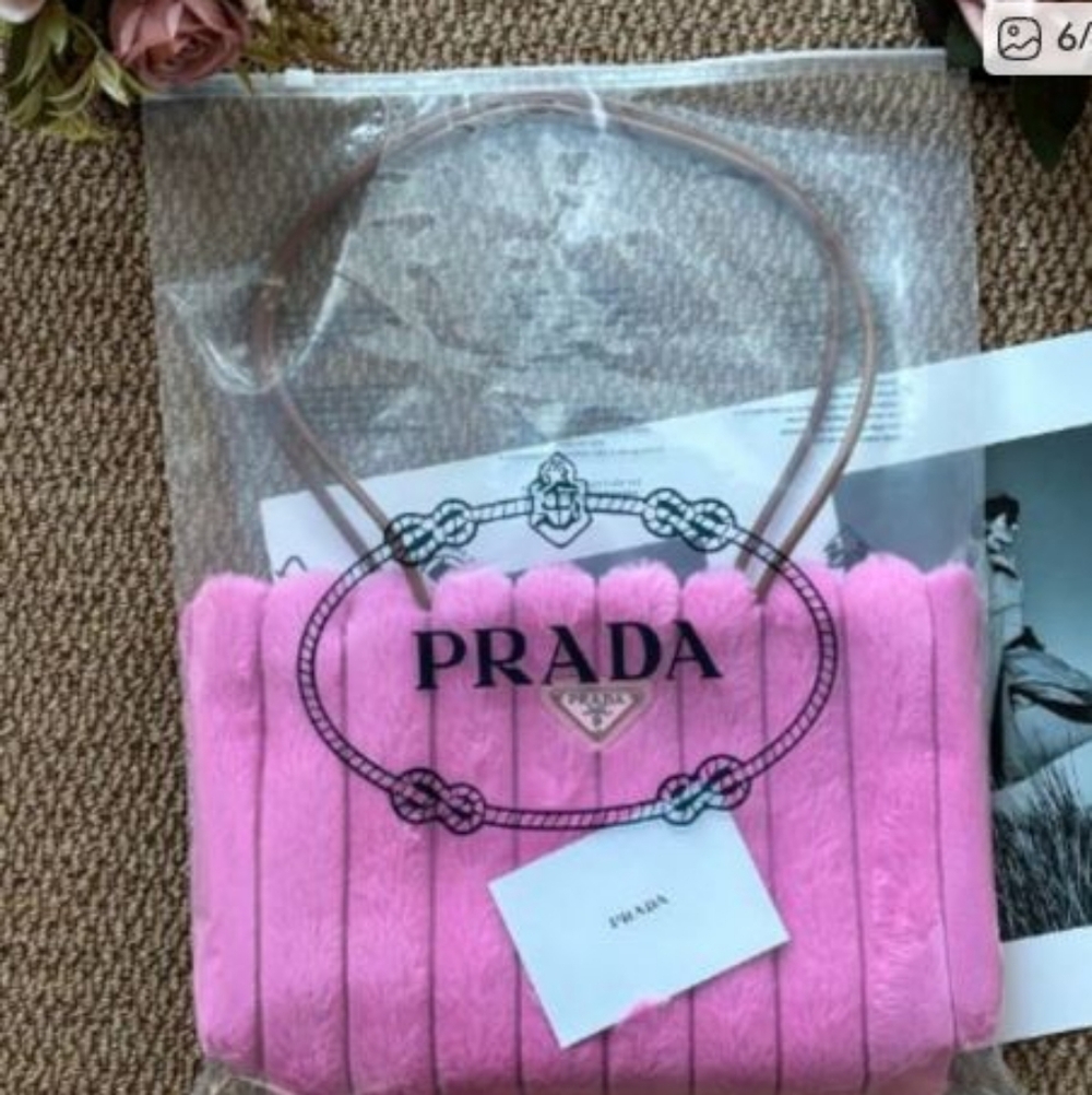 Prada GWP Bag Tote - Picture 6 of 6